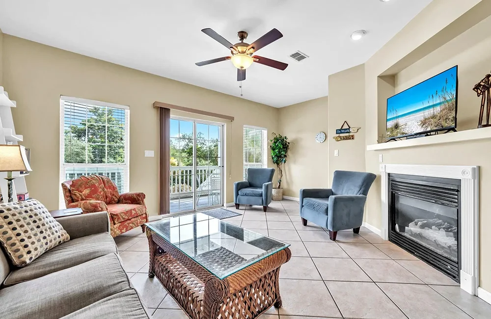 Dolphin Tales, living room